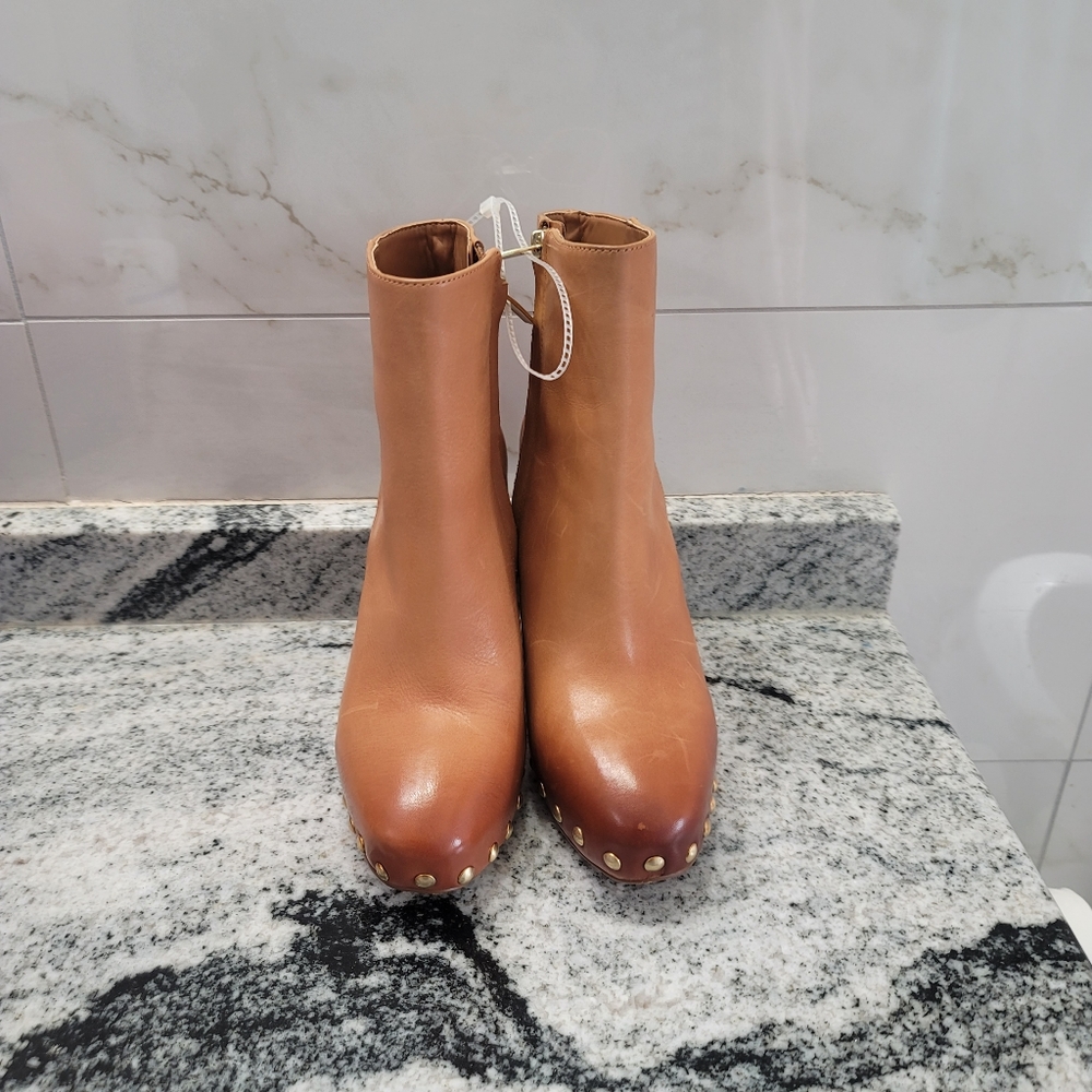 VINCE CAMUTO NEVVINA BOOTIE